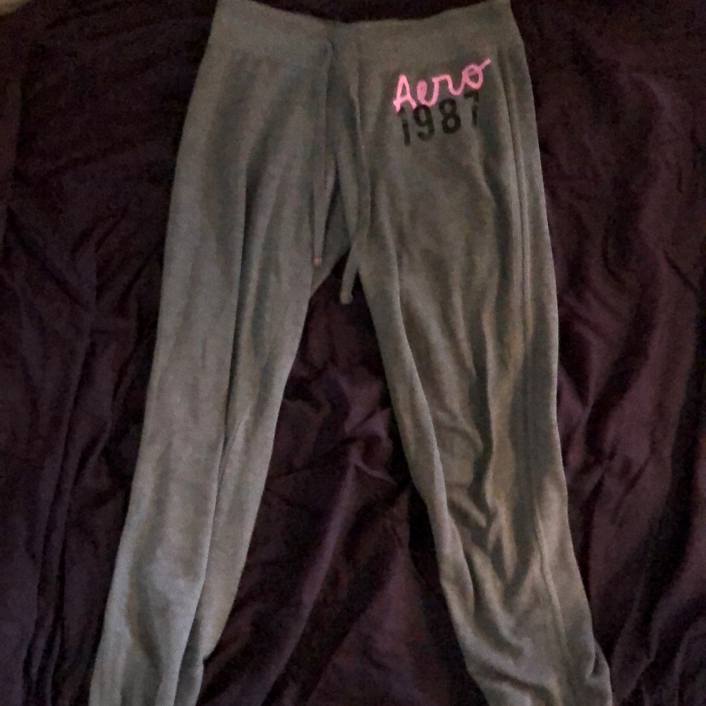 Aero grey 1987 pink and grey sweatpants!